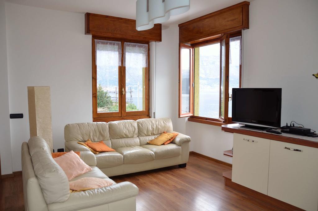 B&B Sosta Sul Lago Lezzeno Εξωτερικό φωτογραφία