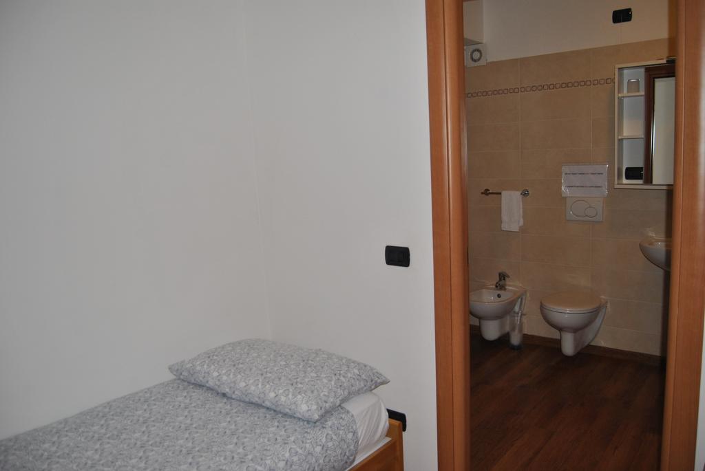 B&B Sosta Sul Lago Lezzeno Εξωτερικό φωτογραφία