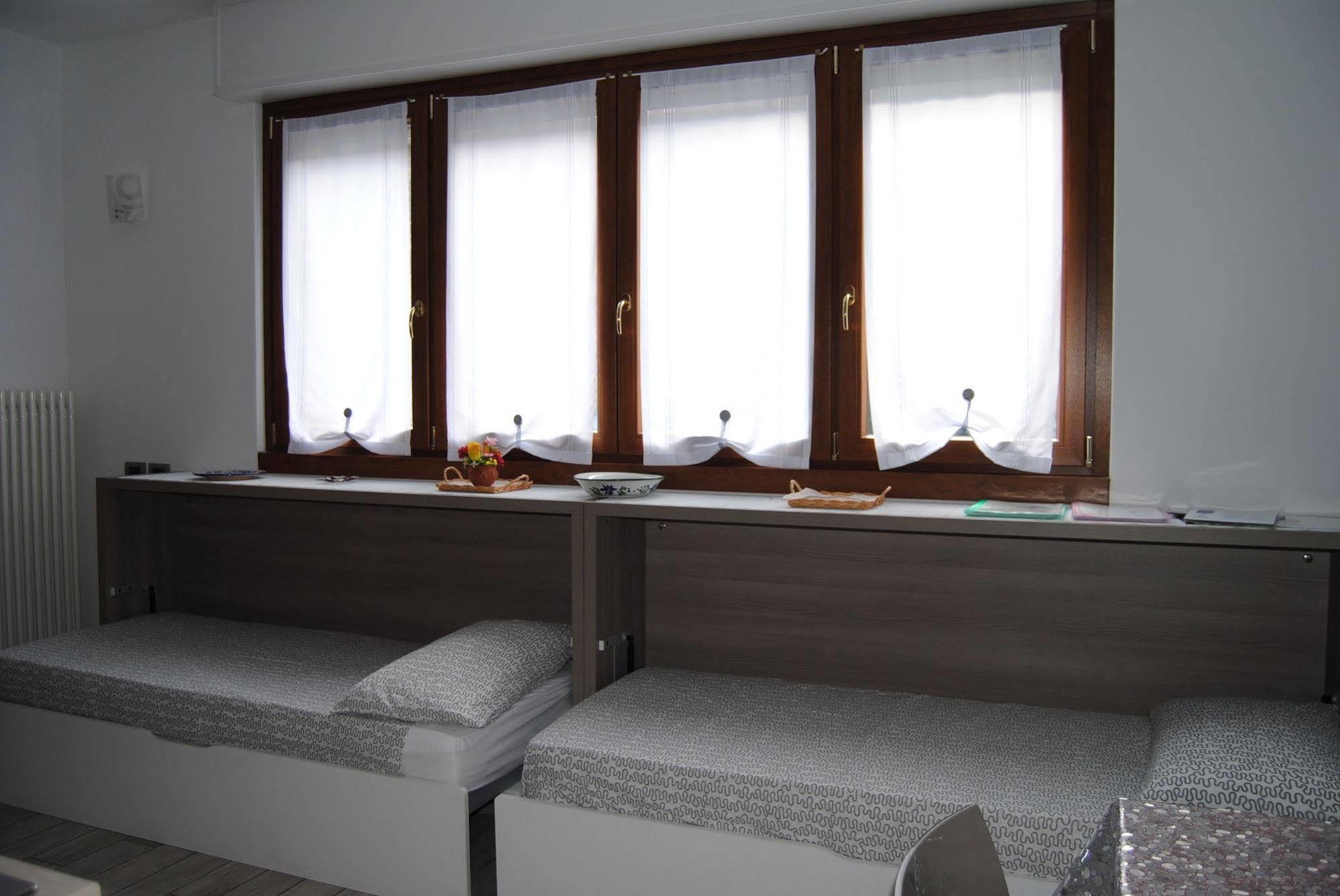 B&B Sosta Sul Lago Lezzeno Εξωτερικό φωτογραφία